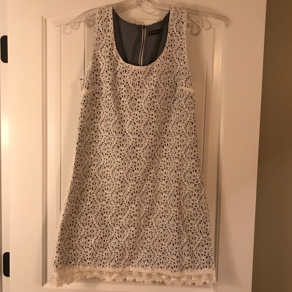 🌸Floral Lined Eyelet Dress